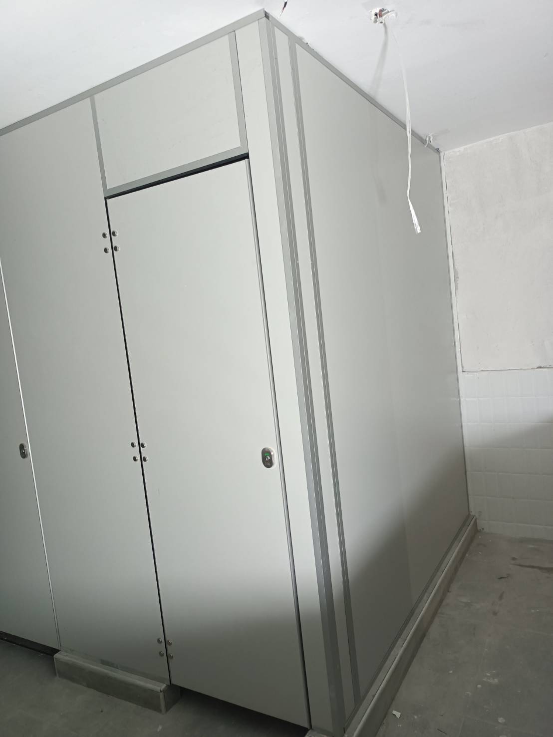 สีเทา Anytime Fitness จามจุรี สามย่าน กทม รูปที่ 2