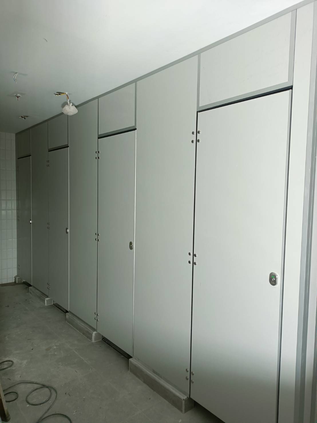 สีเทา Anytime Fitness จามจุรี สามย่าน กทม รูปที่ 3