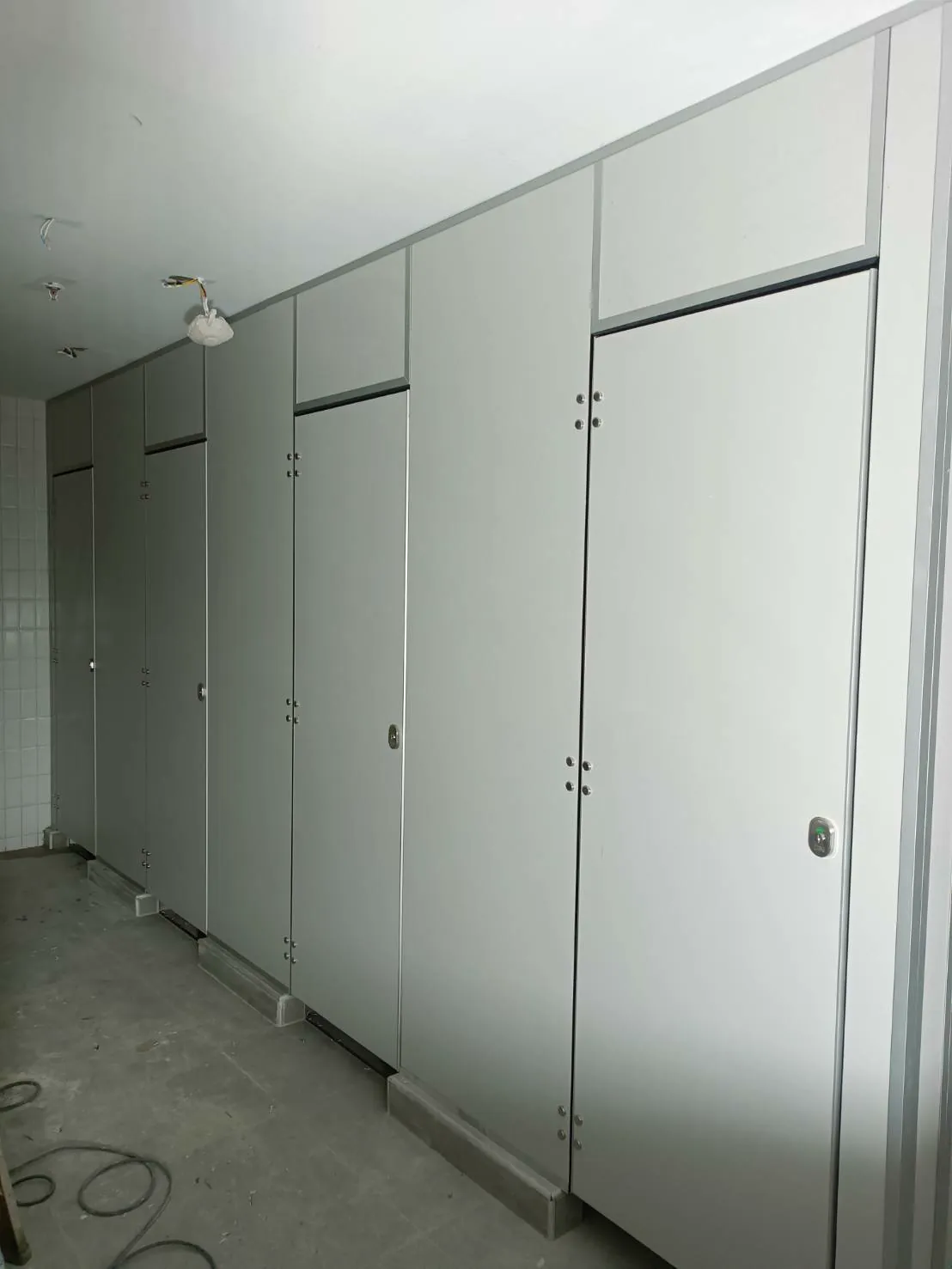 สีเทา Anytime Fitness จามจุรี สามย่าน กทม รูปที่ 3