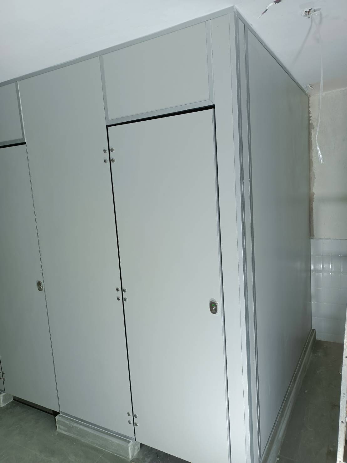 สีเทา Anytime Fitness จามจุรี สามย่าน กทม รูปที่ 4