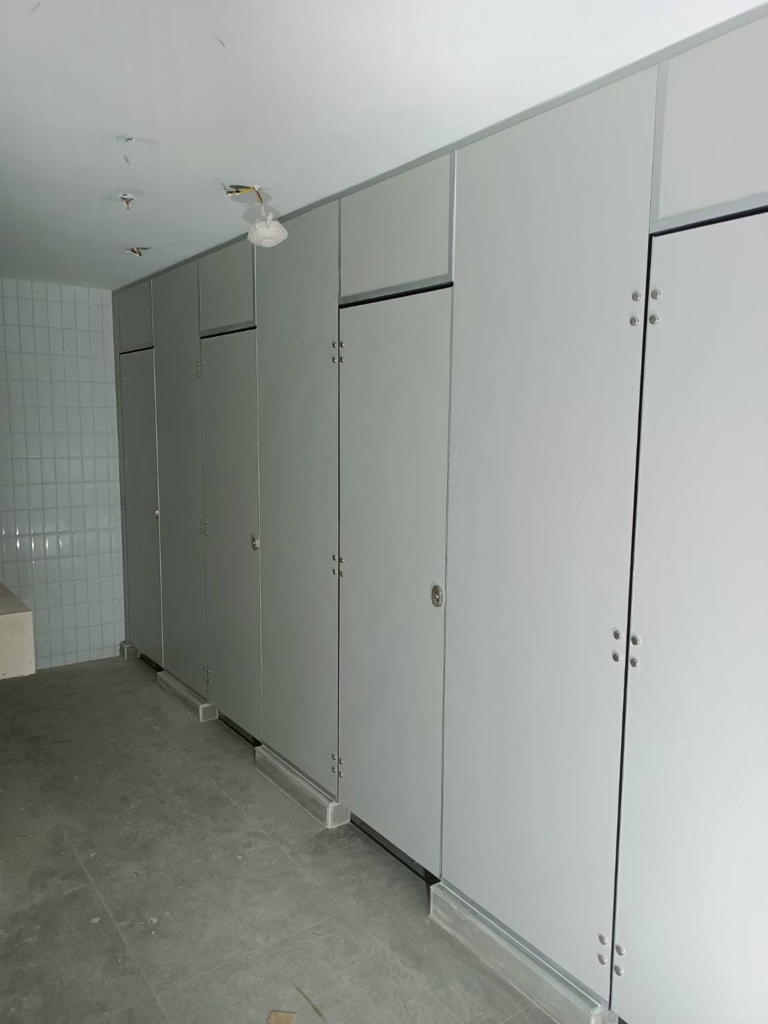 สีเทา Anytime Fitness จามจุรี สามย่าน กทม รูปที่ 6