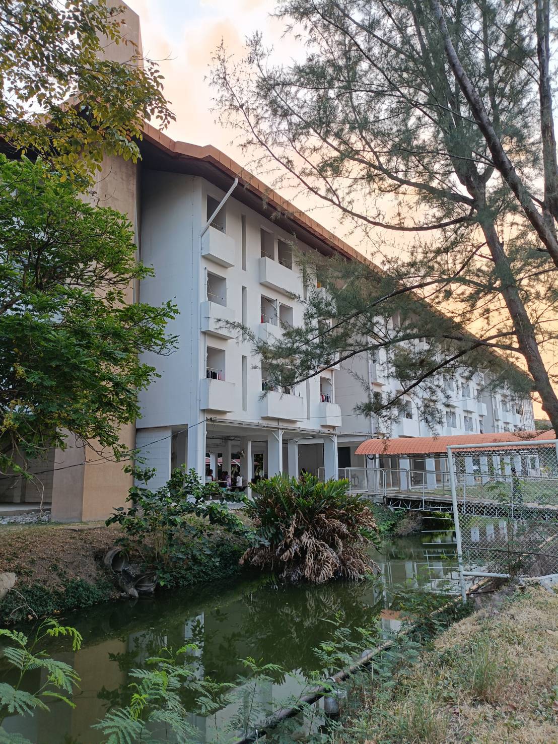 TH 03 ปรับปรุงห้องน้ำหอพักหญิง ชั้น 4 โซน F5 ม.ธรรมศาสตร์รังสิต กรุงเทพมหานคร