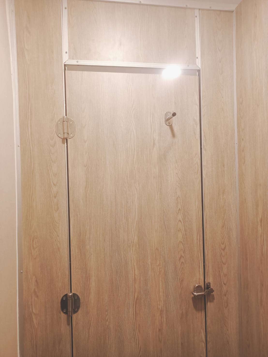 TH 23 สีลายไม้แนวตั้ง บจก.ลีโอวูด กรุงเทพมหานคร รูปที่ 3