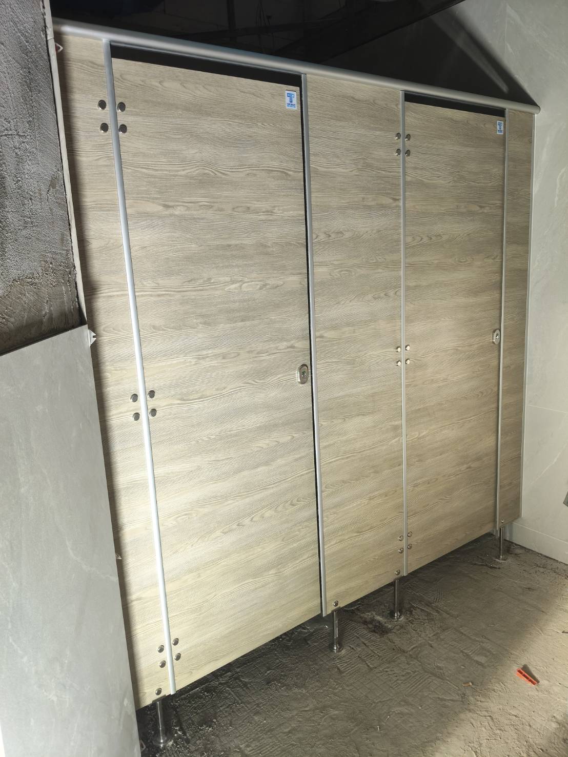 TH 23 ศูนย์บริการติดตั้งฟิล์ม auto dew studio ชั้น 1 สมุทรปราการ