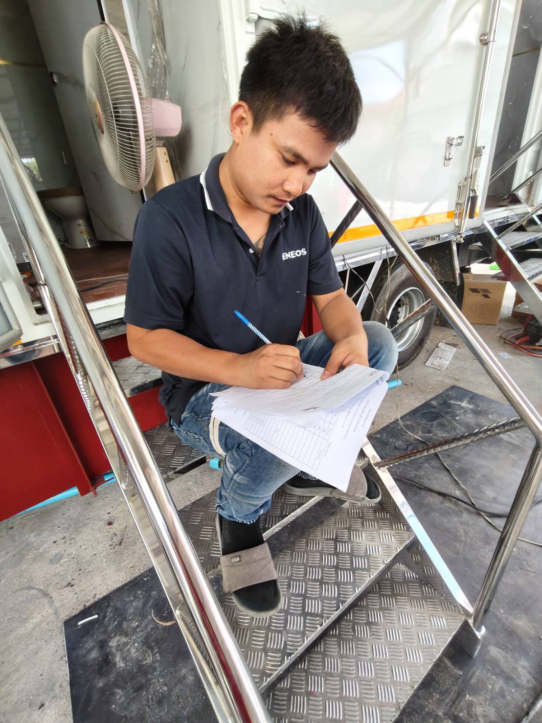 TH 23 - TH 33 รถห้องน้ำพี่มีน กรุงเทพมหานคร รูปที่ 2