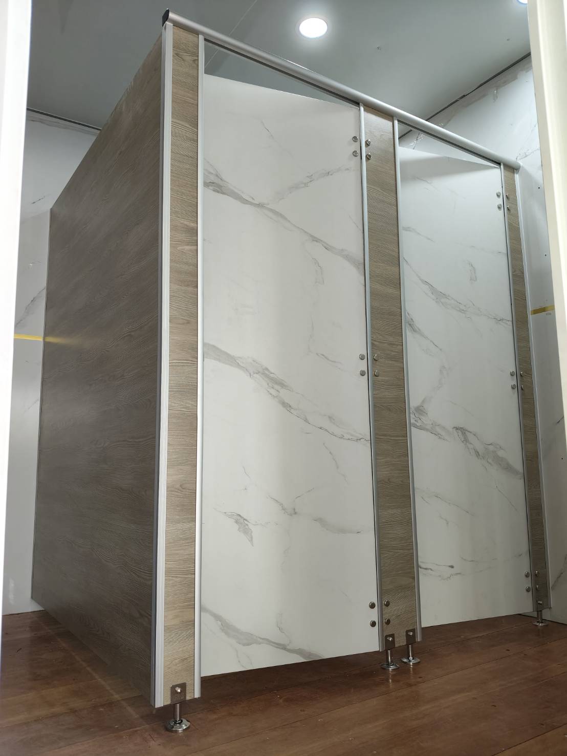 TH 23 - TH 33 รถห้องน้ำพี่มีน กรุงเทพมหานคร รูปที่ 6