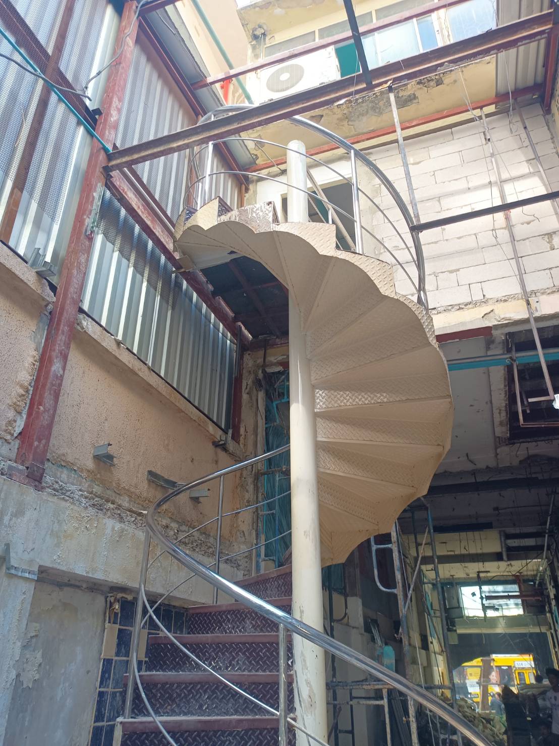 TH 26 5 Story Restaurant สีลม กรุงเทพมหานคร รูปที่ 2