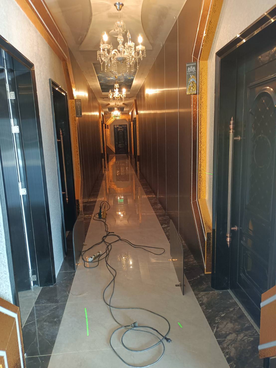 TH 34 แผงกั้นโถปัสสาวะชาย คาราโอเกะบ้านบึง ชลบุรี