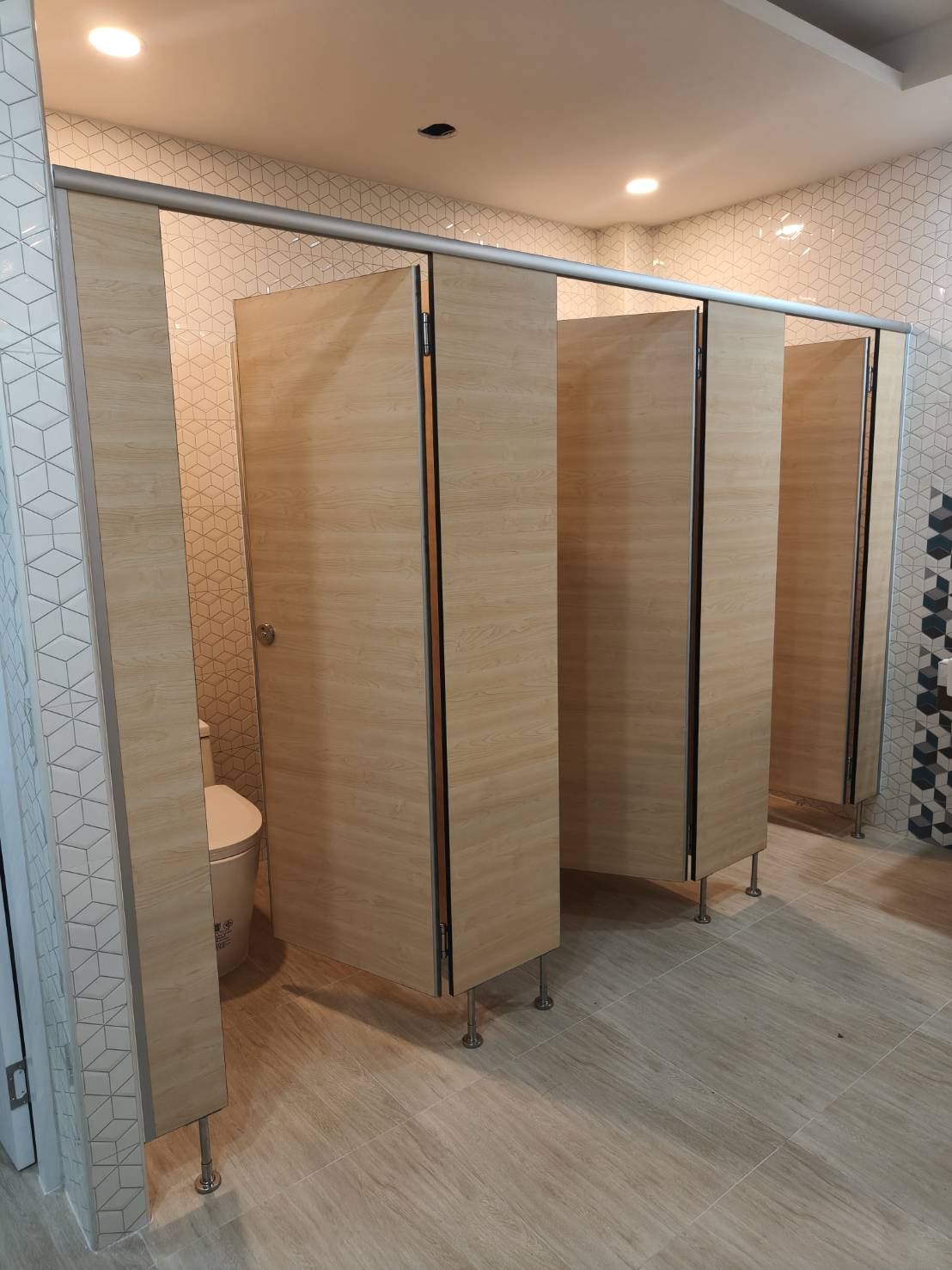 TP 21 ปรับปรุงห้องน้ำหญิง มหาวิทยาลัยเกริก กรุงเทพมหานคร รูปที่ 3