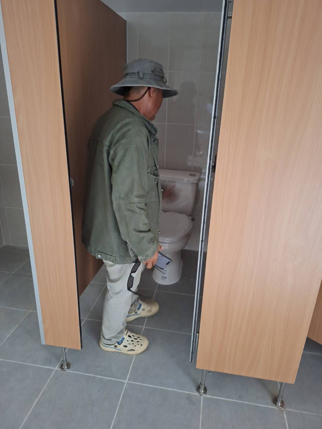 TP 23 ลายไม้แนวตั้งอาคารคลังสินค้าซอยร่มเกล้า 21-9 ห้อง E สมุทรปราการ รูปที่ 5